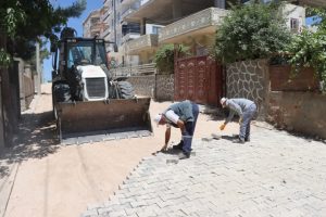 Midyat Belediyesi ilçe genelinde, vatandaşlardan gelen talepler doğrultusunda, sokak sağlıklaştırma,
