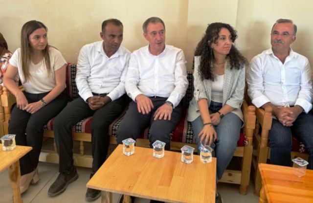 DEM Partili Bakırhan’dan yangın bölgesine ziyaret