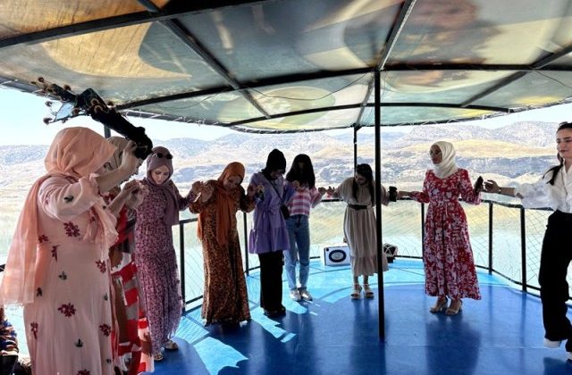 Kadınlar Hasankeyf, Midyat ve Dara Antik Kentini Gezdi