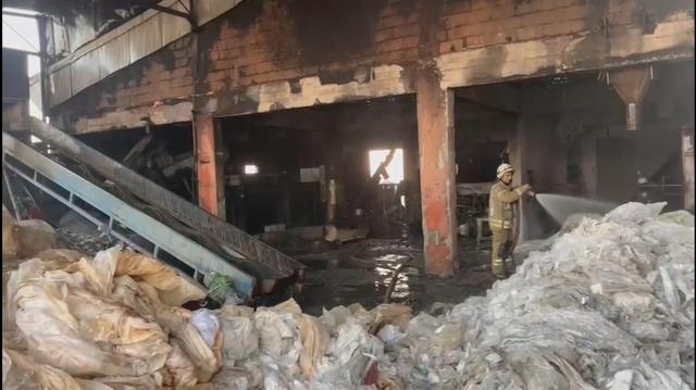 Geri Dönüşüm Fabrikasında Yangın