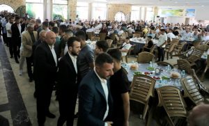 Mardin’in merkez Artuklu ilçesinde aralarında husumet bulunan iki aile barıştırıldı.