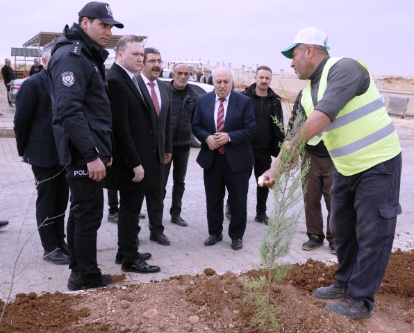 11 Kasım Milli Ağaçlandırma Günü’nde Yeşilli Belediyesi ve Yeşilli Kaymakamlığı