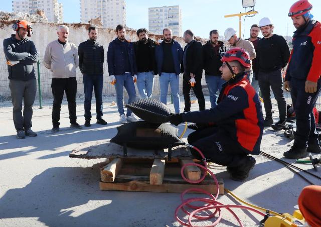 Mardin Büyükşehir Belediyesi ile AFAD İl Müdürlüğü iş birliği çerçevesinde,