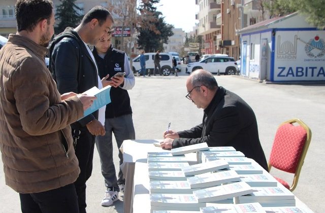 Mardin’de Gazze yararına kitap satışı yapıldı