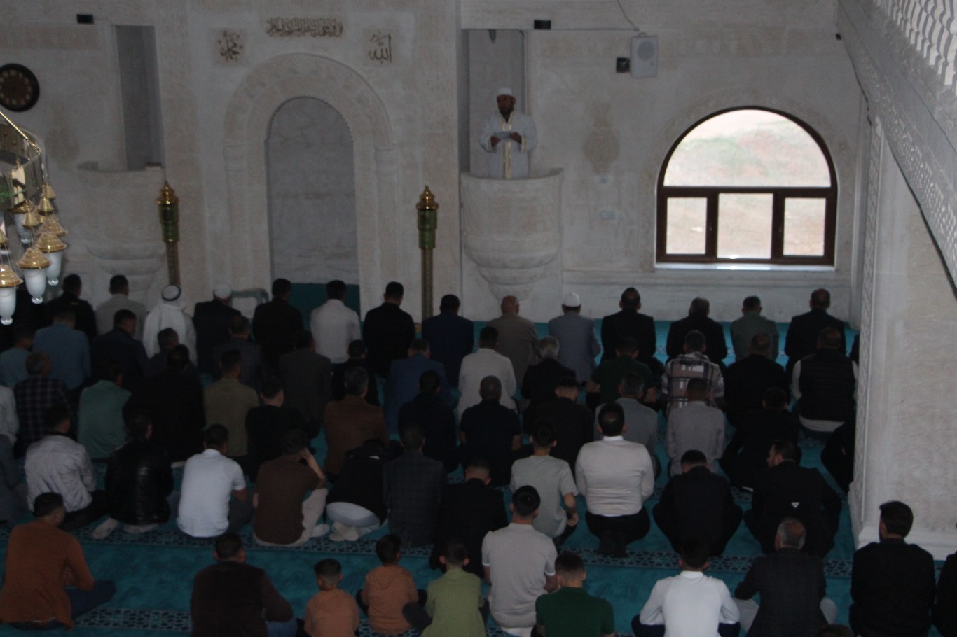 Bayram namazında Gazze için dualar edildi Mardin’de Müslümanlar, Ramazan Bayramı’nı