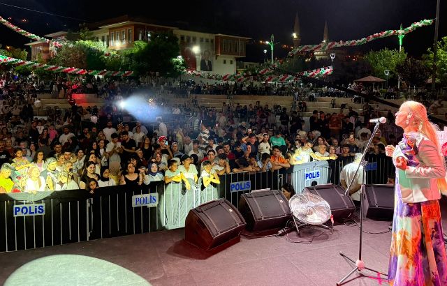 Yeşilli Uluslararası Kültür Sanat ve Kiraz Festivalinin 2. ci gününde