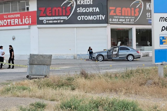 Mardin’in Kızıltepe ilçesinde 2 grup arasında çıkan silah, sopa ve