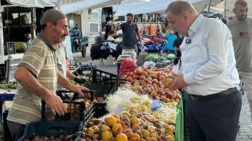Başkan Veysi Şahin Pazar Esnafını Ziyaret Etti