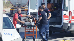 Tır ile kamyonet çarpıştı: 3 yaralı