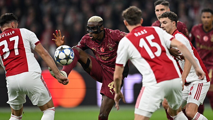 &nbsp; UEFA Şampiyonlar Ligi’nde temsilcimiz Galatasaray, deplasmanda karşılaştığı Ajax’ı 3-0 gibi net bir