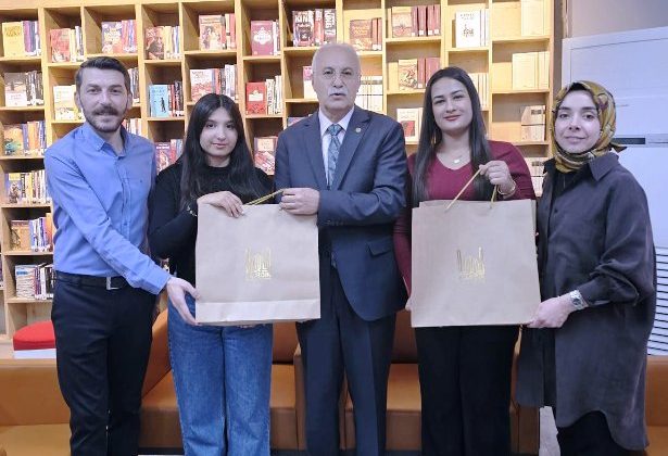 Öğrencilere Kaynak Kitap Desteği