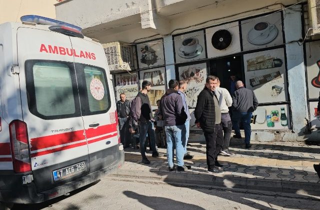 Kıraathanenin tavanı çöktü: 2 yaralı