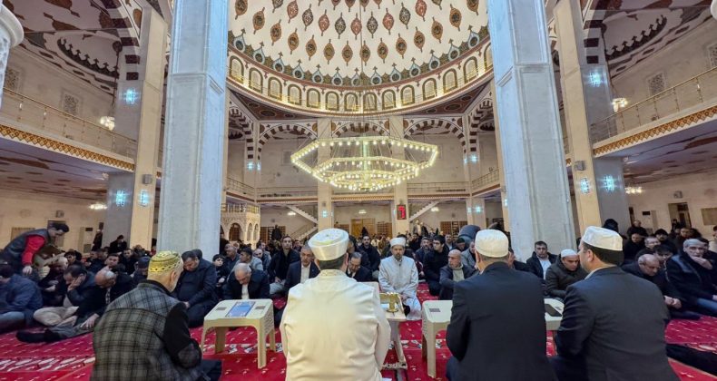 Mardinliler Regaip Kandili’ni idrak etmek için camilere akın etti