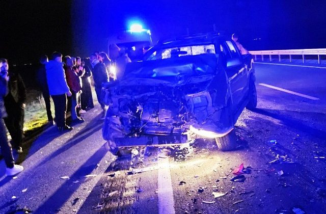 Tır ile kamyonet çarpıştı: 5 yaralı