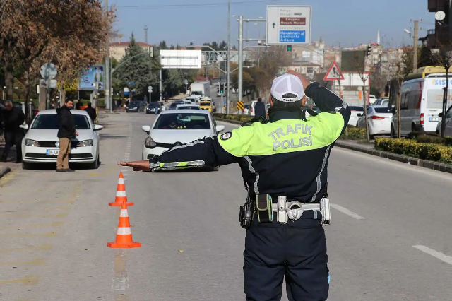TBMM Genel Kurulunda kabul edilen düzenlemeyle trafik ihlallerine verilen para