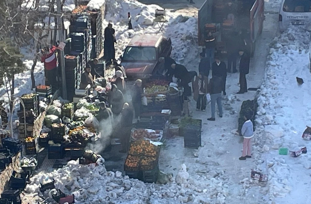 Mardin’de Kar Üstünde Pazar