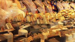 Altın sert çakıldı, 4 ayın dibini gördü