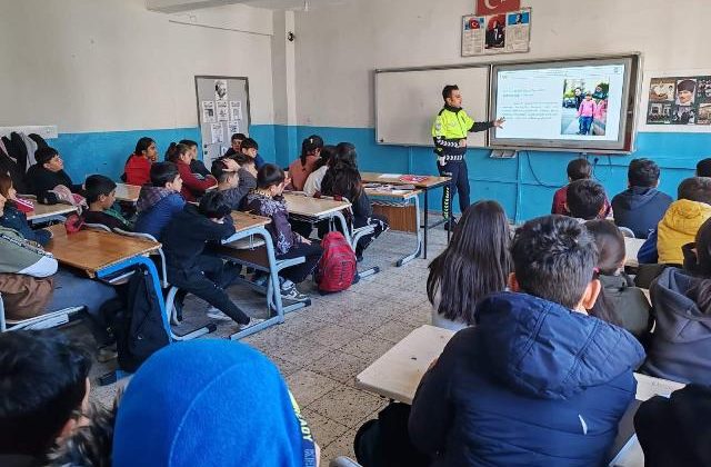 Öğrencilere Trafik Güvenliği Eğitimi