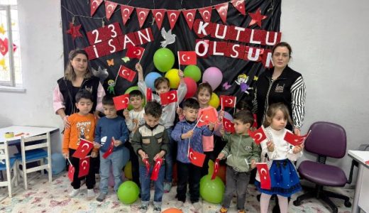Mardin’de 23 Nisan Coşkusu Çocuklarla Paylaşıldı