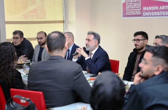 Rektör Özcoşar’dan Akreditasyona Katkı Sunan Öğrencilere Teşekkür