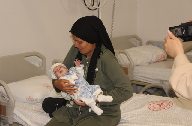 Video-Mardin’de 37 haftalık Reyyan bebek, diyafram hernisi ameliyatı ile sağlığına kavuştu