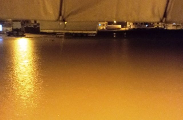 Mardin’de sağanak etkili oldu: Yollar göle döndü