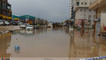 Mardin’de sağanak yağış: Dereler taştı, yollar göle döndü