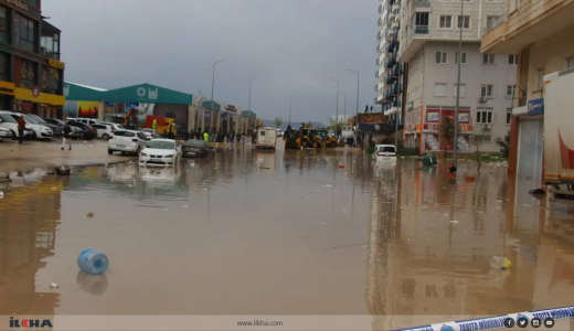 Mardin’de sağanak yağış: Dereler taştı, yollar göle döndü