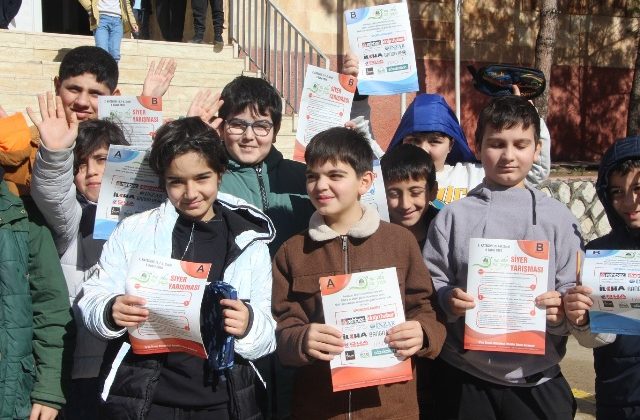 Siyer Yarışması’ndan ödül alan çocuklar: Peygamber Efendimizi tanımak dahi bize yetti