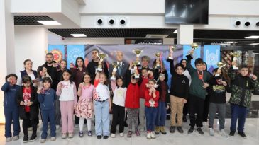 23 Nisan TBMM Kupası Satranç Turnuvası Büyük Çekişmeye Sahne Oldu