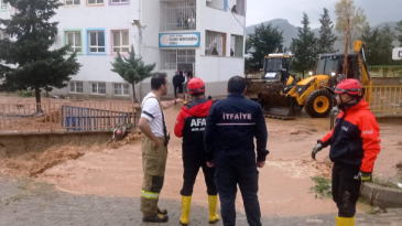Mardin’de yağıştan okulda mahsur kalan 75 öğrenci tahliye edildi