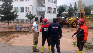 Mardin’de yağıştan okulda mahsur kalan 75 öğrenci tahliye edildi