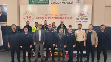 Yeşilli’de “Polis Amcalarla” Badminton Dostluk Maçı