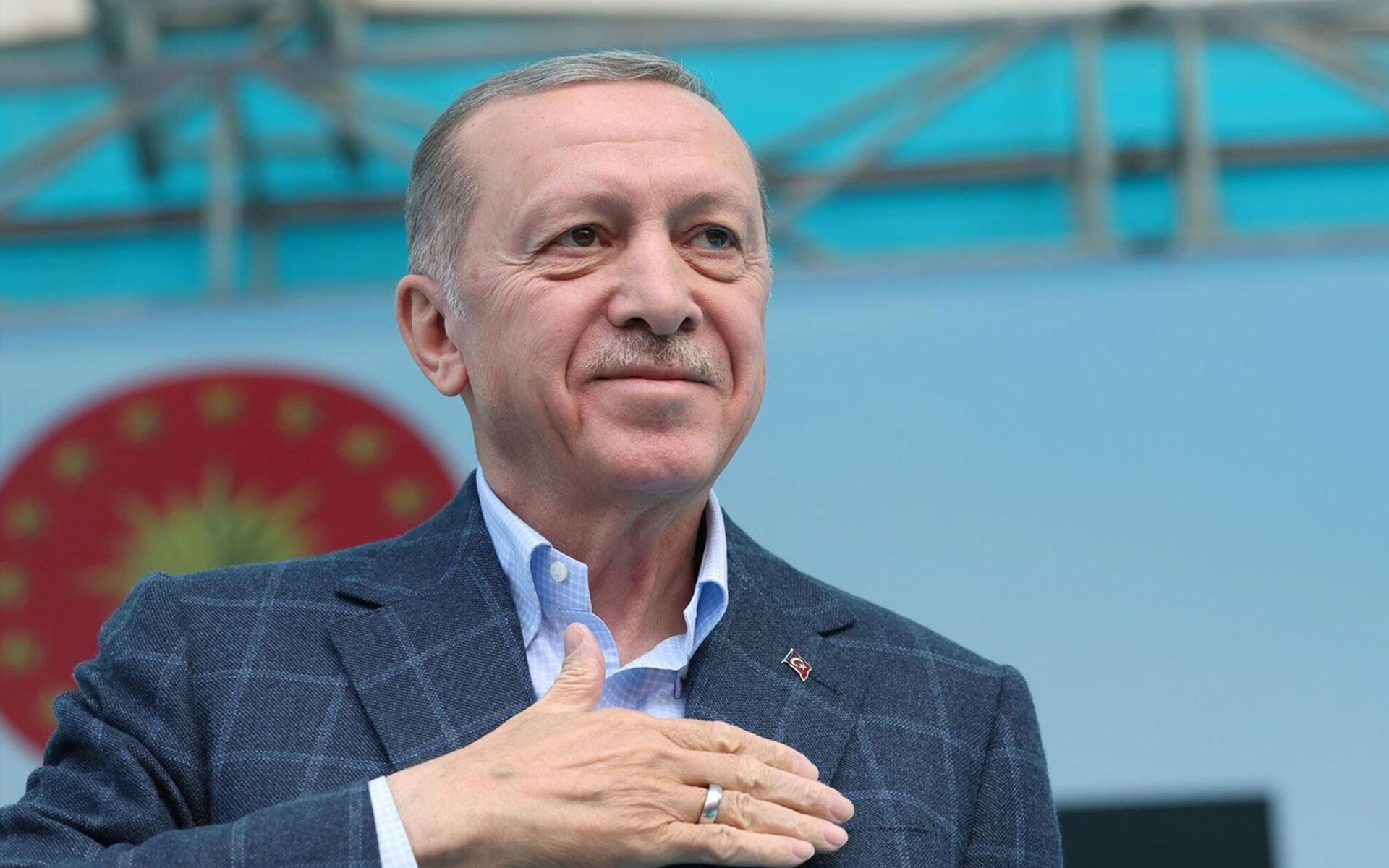 Cumhurbaşkanı Recep Tayyip Erdoğan, Trendyol 1. Lig’e yükselme başarısı gösteren