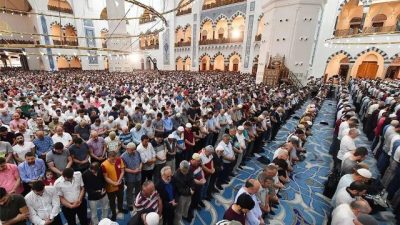 Kurban Bayramı namazı Ankara’da 05.59, İstanbul’da 06.12, Diyarbakır’da 05.34 ve