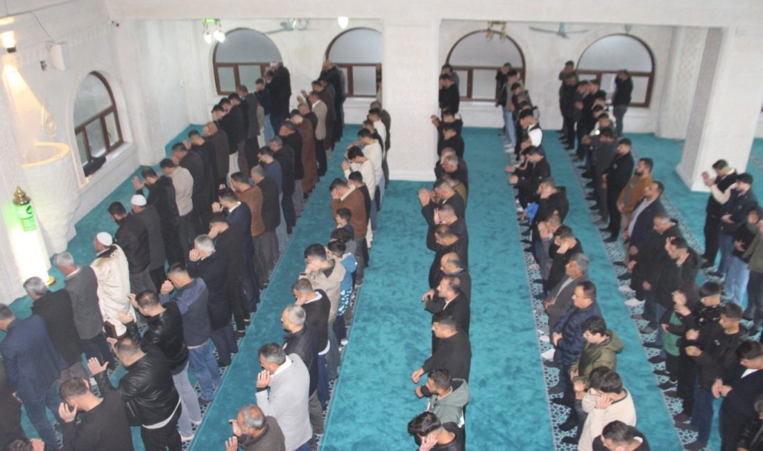 Mardin’de Müslümanlar, Kurban Bayramı’nı büyük bir coşkuyla karşılayarak bayram namazını