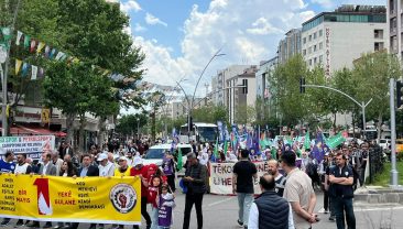 İşçi kutlamalarının Cuma namazına denk getirilmesine tepki