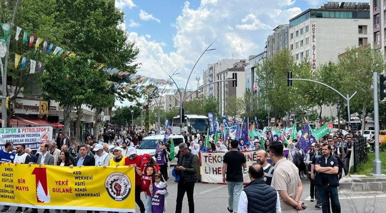 İşçi kutlamalarının Cuma namazına denk getirilmesine tepki