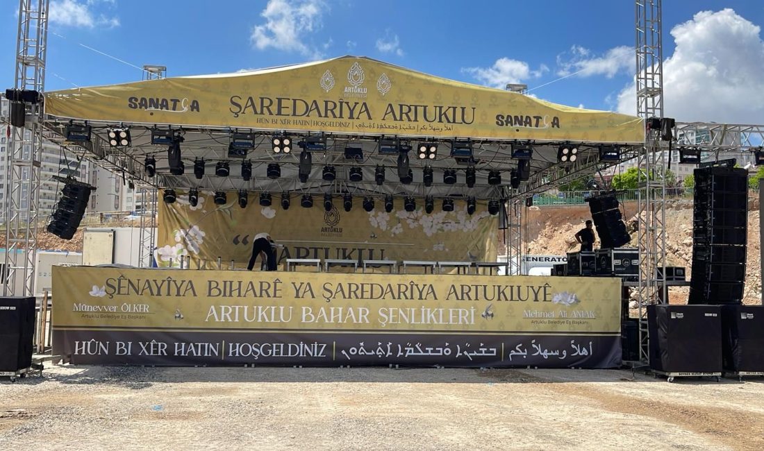 Artuklu Belediyesi tarafından Bahar Şenlikleri kapsamında düzenlenecek Koma Amed konseri