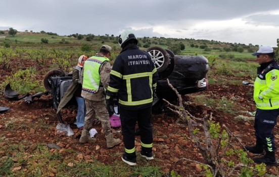 Mardin’in Ömerli ilçesinde kontrolden çıkan otomobilin takla atması sonucu meydana
