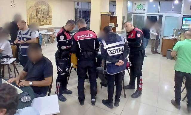 Mardin Emniyet Müdürlüğü Asayiş Şube Müdürlüğü ekipleri tarafından Artuklu ilçesinde