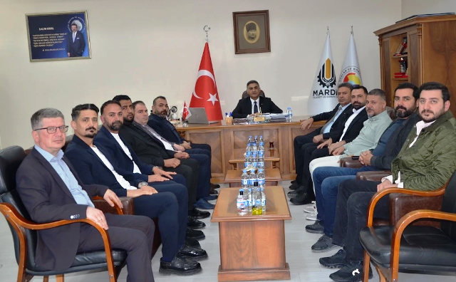 Mardin’de faaliyet gösteren turizmci ve otelcilerden oluşan heyet, Mardin Ticaret