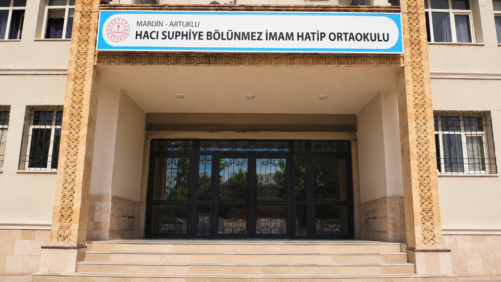 Akademik, sportif, kültürel ve teknolojik alanlarda önemli başarılara imza atan
