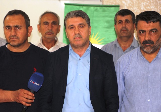 HÜDA PAR Kızıltepe İlçe Başkanı Abdullah Kavan, ilçe teşkilatı ile