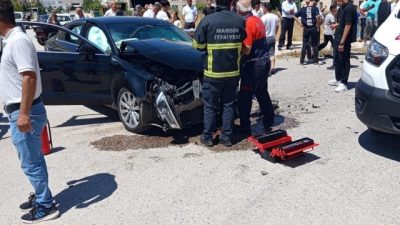Mardin’in Nusaybin ilçesinde, iki otomobilin çarpışması sonucu meydana gelen kazada