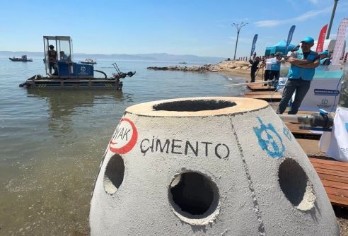 OYAK Çimento, Kocaeli Büyükşehir Belediyesi iş birliğiyle yürüttüğü yapay resif