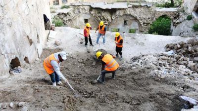 Mardin’in Artuklu ilçesinde bulunan tarihi sit alanı içerisindeki Medrese Mahallesi