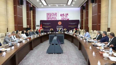 TBMM himayesinde düzenlenen Anayasa Çalıştaylarının altıncısı Mardin Artuklu Üniversitesi’nde gerçekleştirildi.