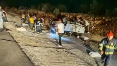 Mardin’in Ömerli ilçesinde takla atan hafif ticari aracın sürücüsü E.