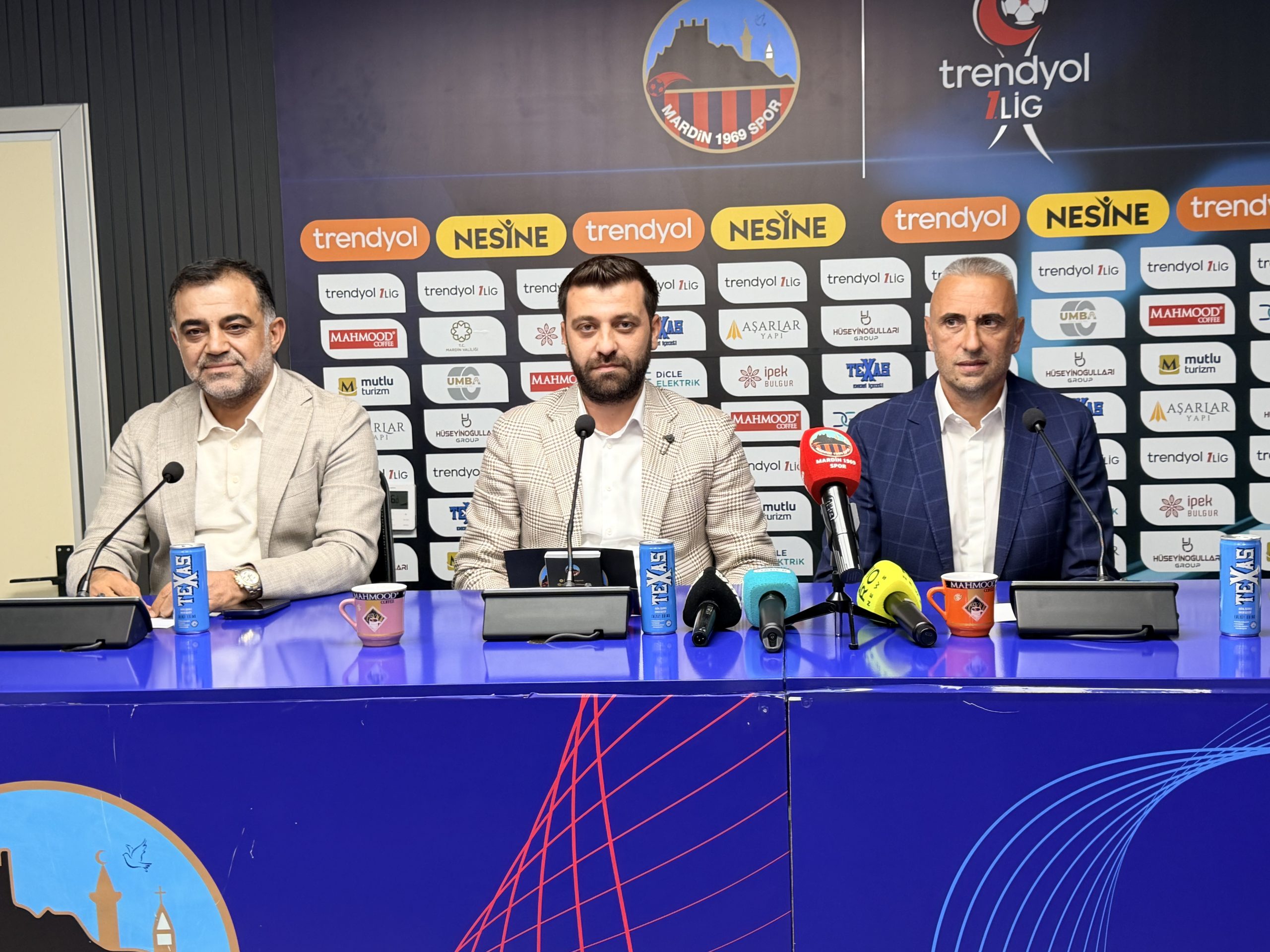 Mardin 1969 Spor’un yeni teknik direktörü Ivaylo Petev, düzenlenen törenle
